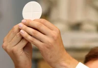 U nas maj, tam... październik i brak spowiedzi - zdjęcie główne