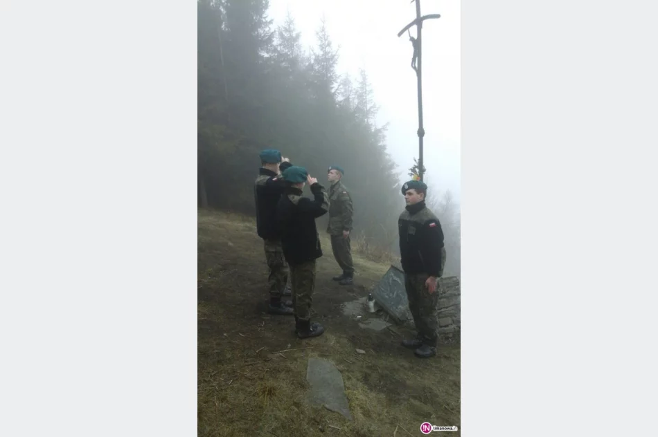 Oddali cześć na szczycie Mogielicy - zdjęcie 2
