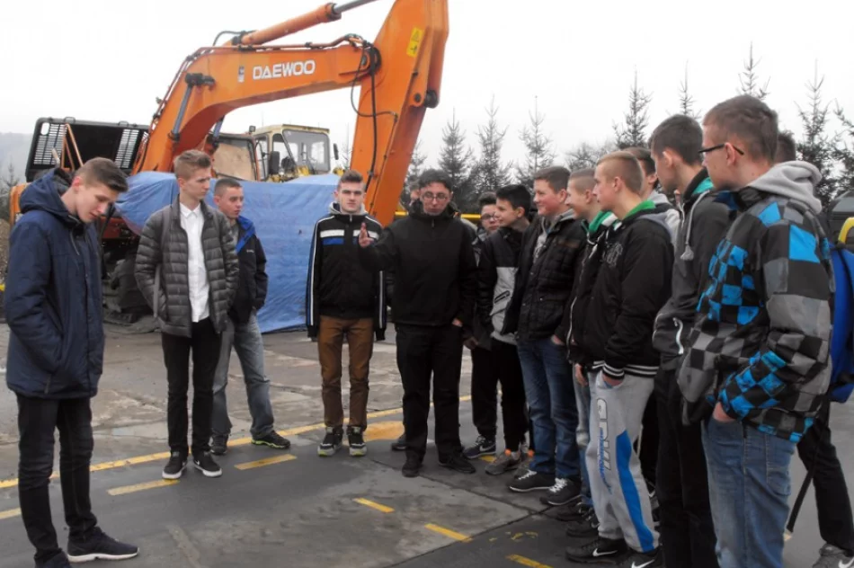 Ciastkami i techniką kusili uczniów - zdjęcie 2