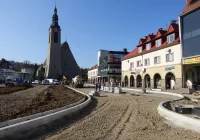 Trwa przygotowanie górnej warstwy podbudowy z kruszywa - zdjęcie główne