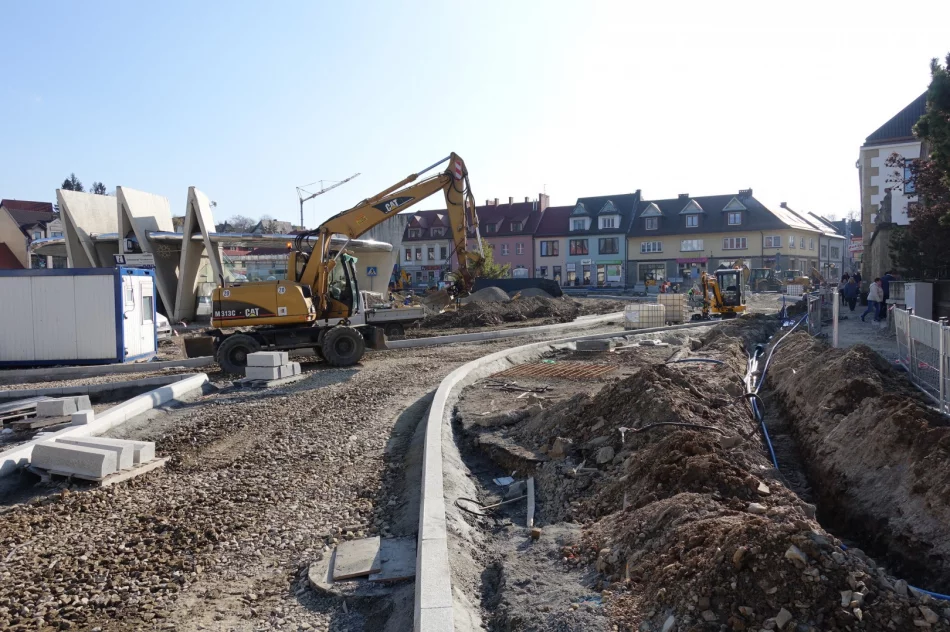 Trwa przygotowanie górnej warstwy podbudowy z kruszywa - zdjęcie 3