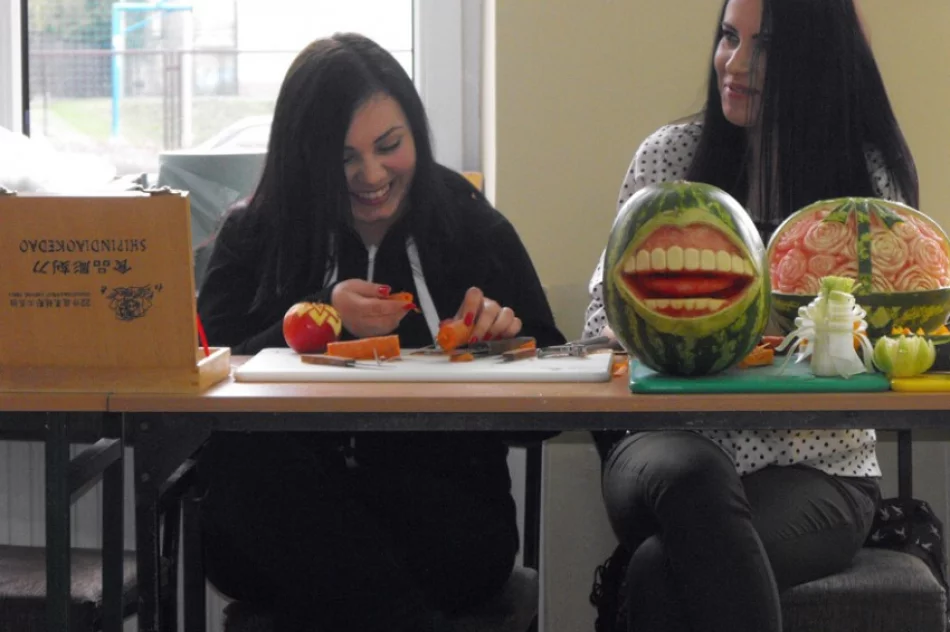 Ciastkami i techniką kusili uczniów - zdjęcie 3