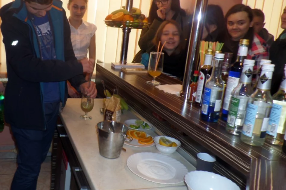 Ciastkami i techniką kusili uczniów - zdjęcie 4