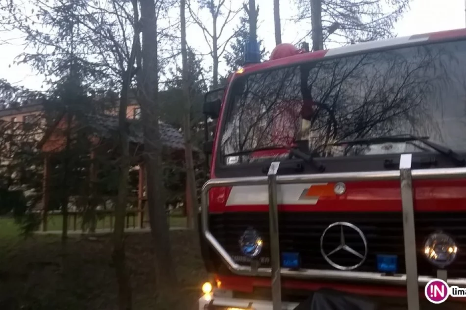 Pożar instalacji jednego z mieszkań w bloku - zdjęcie 4