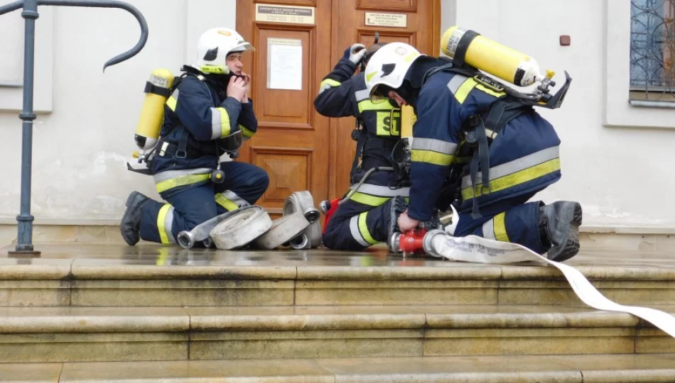 Biecz: Strażackie ćwiczenia w Ratuszu - zdjęcie 1