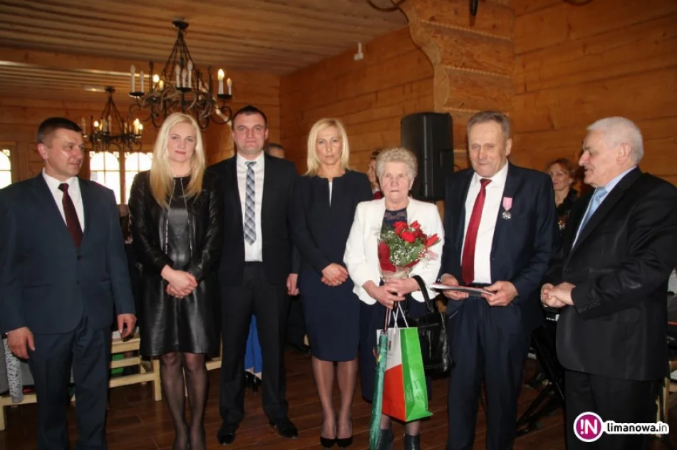 W roku jubileuszu małżeństwa otrzymali medale przyznane przez prezydenta - zdjęcie 4