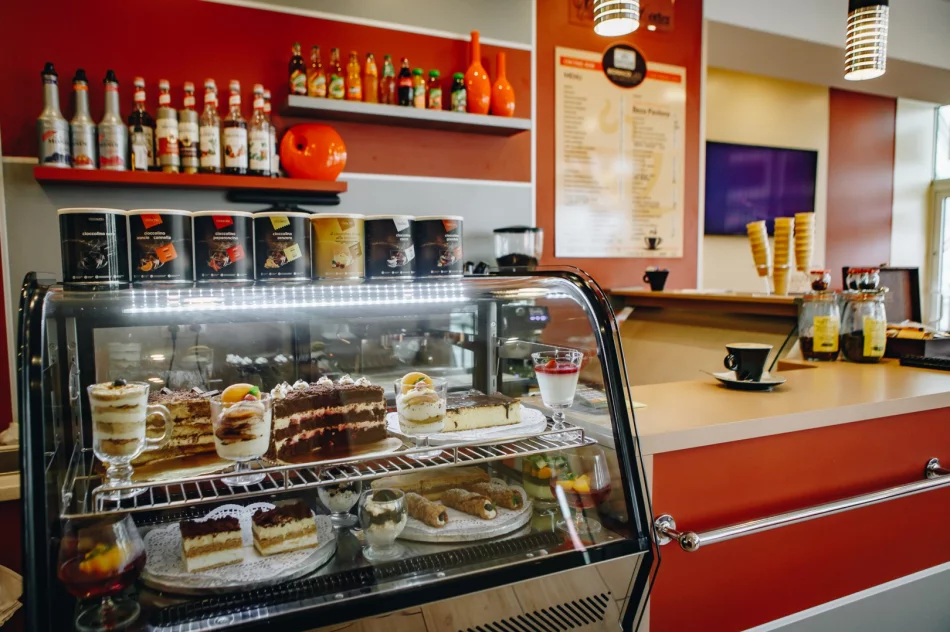 Monaco Cafe: cocktail bar jak przed laty… - zdjęcie 13