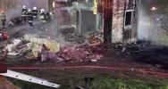 W nocy spłonął budynek mieszkalny - zdjęcie 3