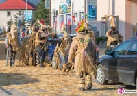 Tradycja nie ginie - Dziady Śmiguśne psociły w Dobrej (zdjęcia i wideo) - zdjęcie główne
