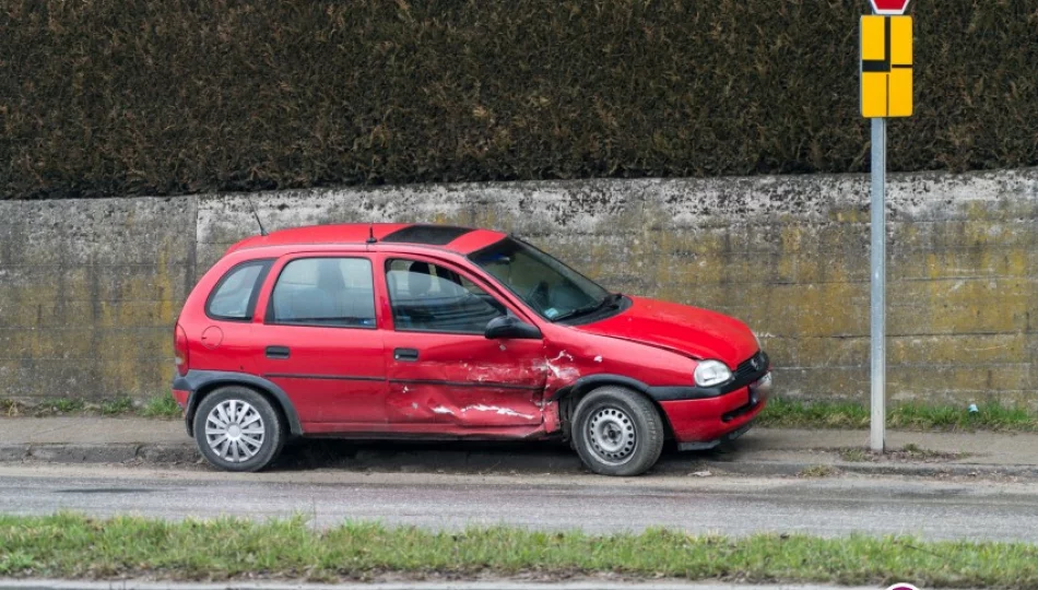 Kolizja na skrzyżowaniu - zdjęcie 1