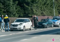 Kolizja trzech samochodów i pijany za kierownicą - zdjęcie główne