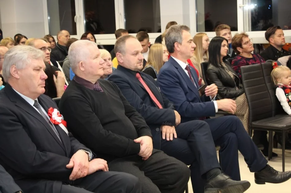 Obchody Święta Niepodległości w Pisarzowej - zdjęcie 9