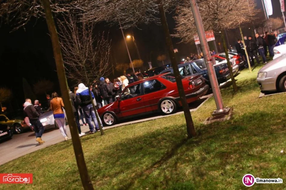 Wieczorny zlot miłośników motoryzacji: 37 mandatów, 3 zabrane prawa jazdy - zdjęcie 3