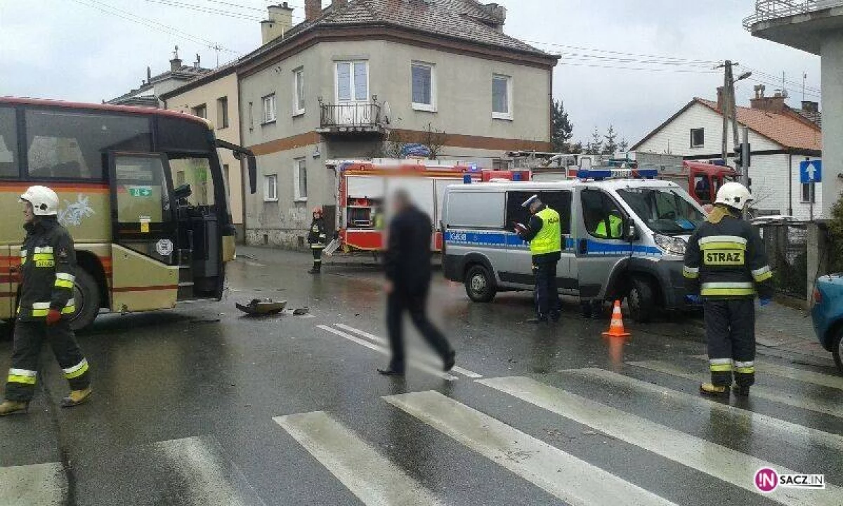 Nowy Sącz: zderzenie autobusu i samochodu na Zygmuntowskiej