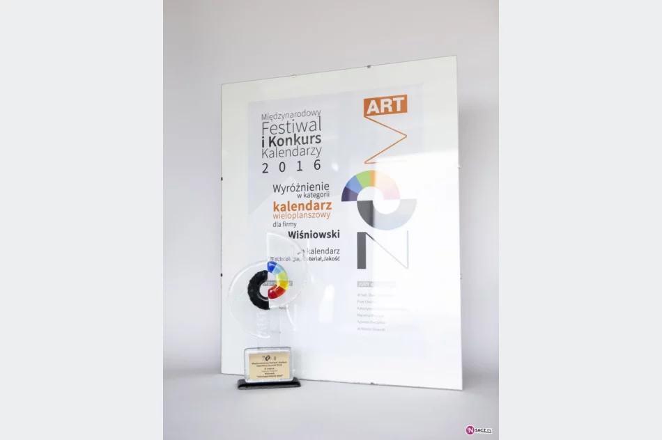 Kalendarz WIŚNIOWSKI doceniony przez znawców sztuki - zdjęcie 2