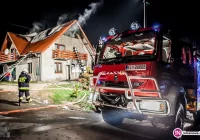 Pożar poddasza - 200 tys. zł strat (wideo) - zdjęcie główne