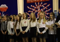 Wieczornica patriotyczna w Szkole Podstawowej nr 1 im. Bohaterów Westerplatte  w Starej Wsi  - zdjęcie główne