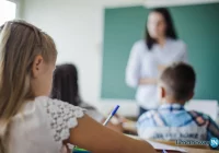 Odebranie części wynagrodzenia nauczycielom czy „skutek uboczny”? - zdjęcie główne