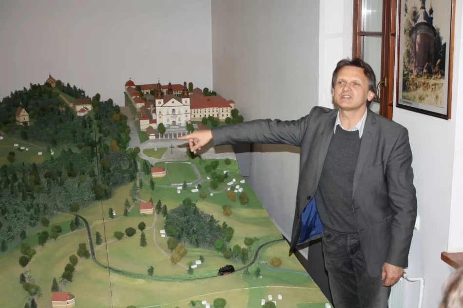 Seniorzy na wyjeździe warsztatowym w Wadowicach - zdjęcie 13