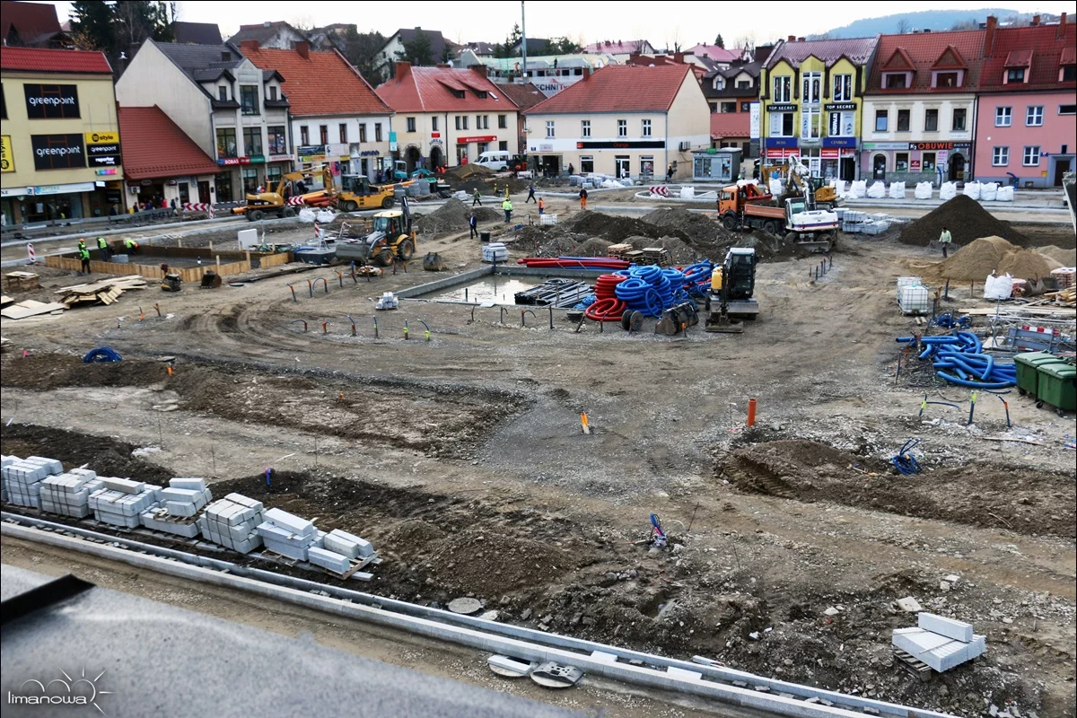 LIMANOWSKI RYNEK - WIELKI PLAC BUDOWY