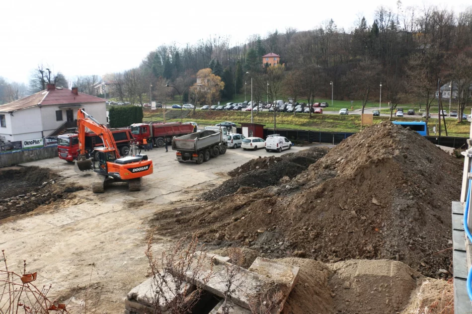 RUSZYŁA BUDOWA DWUPOZIOMOWEGO PARKINGU - zdjęcie 2