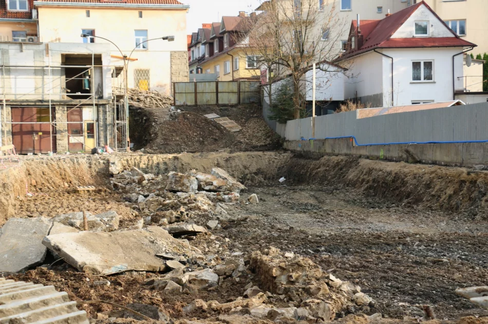 RUSZYŁA BUDOWA DWUPOZIOMOWEGO PARKINGU - zdjęcie 6