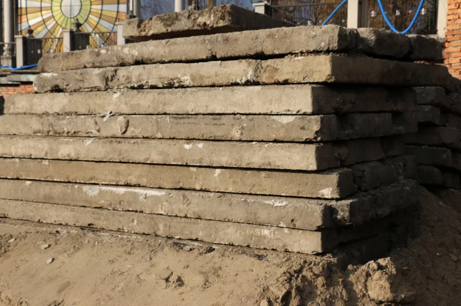 RUSZYŁA BUDOWA DWUPOZIOMOWEGO PARKINGU - zdjęcie 12