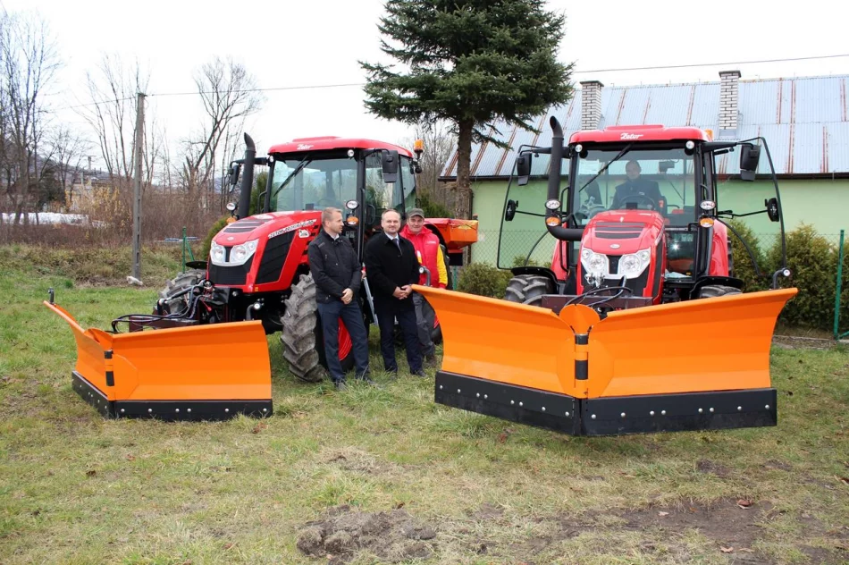 Nowy sprzęt do wykonywania zadań drogowych i  prac remontowych na stanie gminy Limanowa - zdjęcie 2