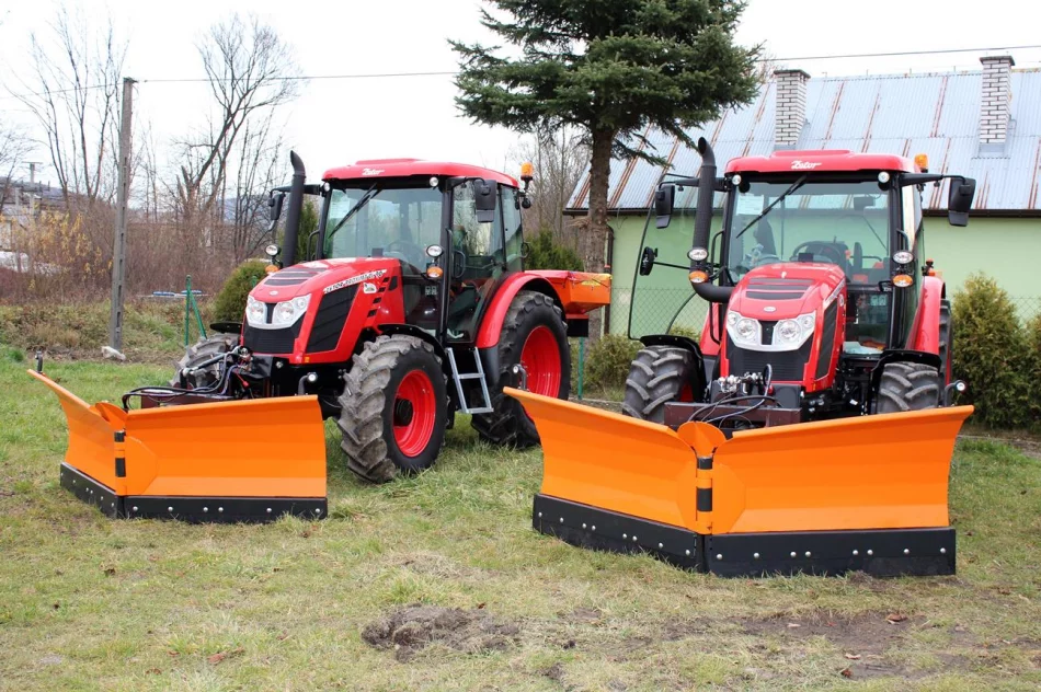 Nowy sprzęt do wykonywania zadań drogowych i  prac remontowych na stanie gminy Limanowa - zdjęcie 3