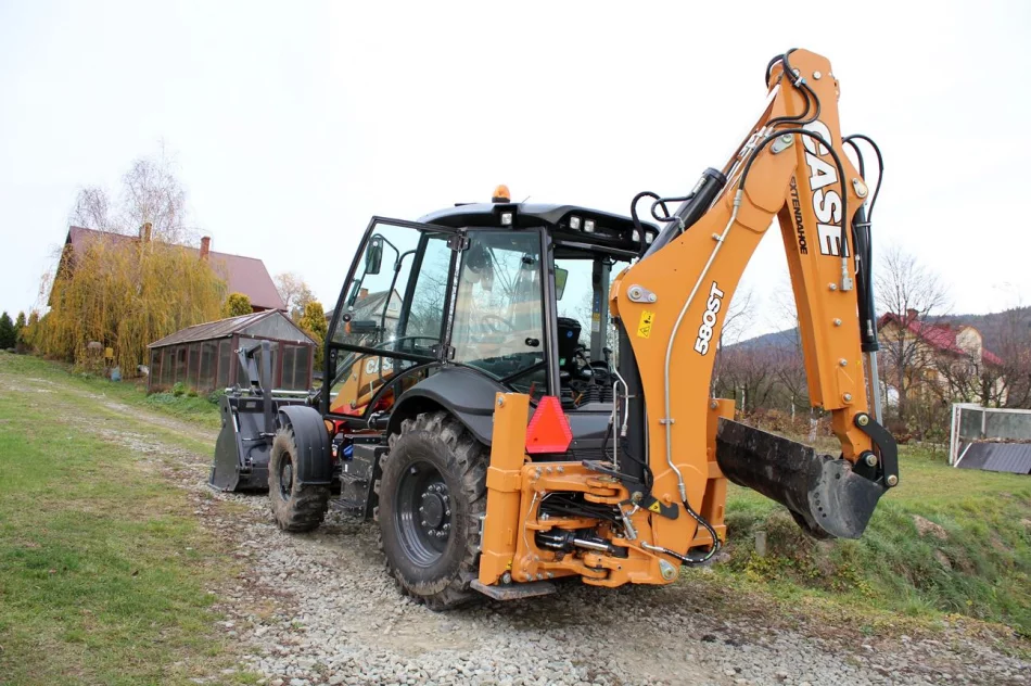 Nowy sprzęt do wykonywania zadań drogowych i  prac remontowych na stanie gminy Limanowa - zdjęcie 9