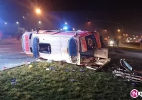 Wypadek karetki: zmarła 71-letnia kobieta. Autem kierował piłkarz Sandecji - zdjęcie główne