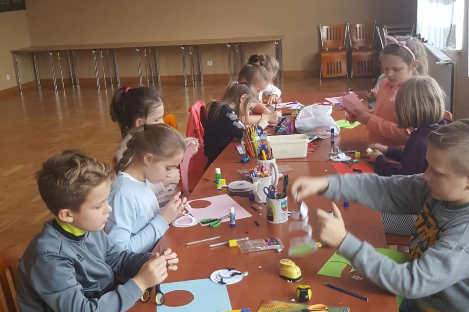 "Artystyczne środy i piątki" w świetlicach w Starej Wsi i  Lipowem  - zdjęcie 3