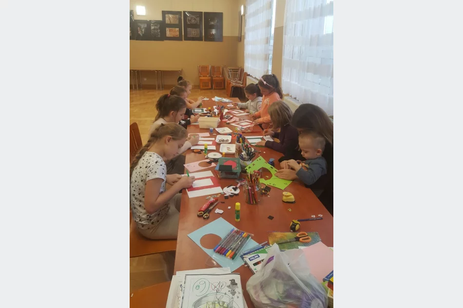 "Artystyczne środy i piątki" w świetlicach w Starej Wsi i  Lipowem  - zdjęcie 7