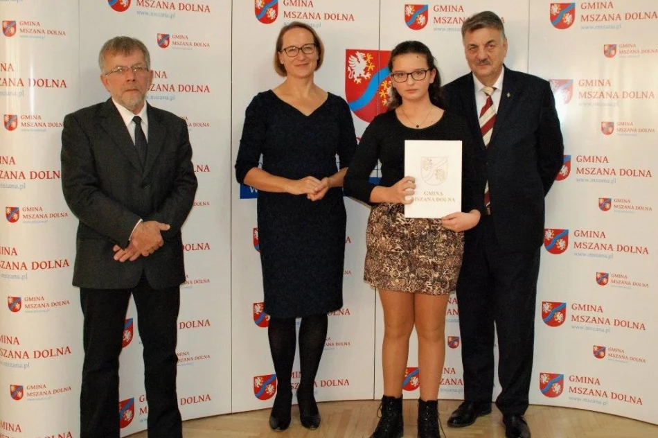 Najzdolniejsi uczniowie otrzymali stypendia - zdjęcie 16