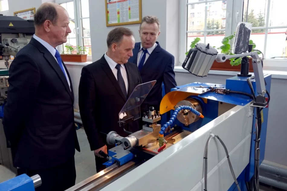 W Grybowie uczniowie korzystają ze sprzętu za miliony złotych - zdjęcie 2