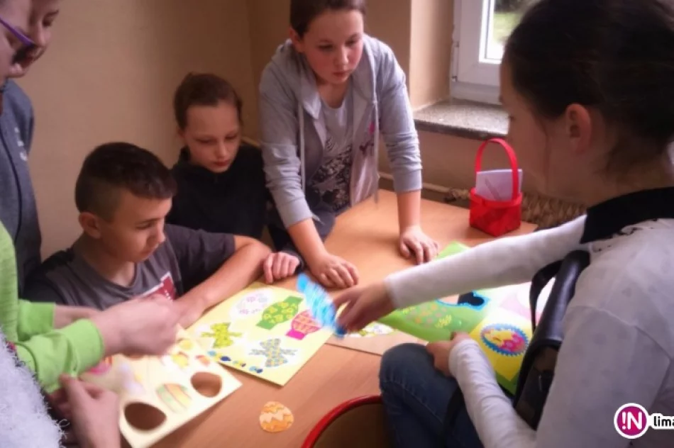 Szukanie pisanek w szkole - zdjęcie 4