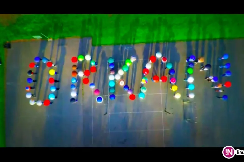 'Jestem tu' - młodzież śpiewająco zaprasza gimnazjalistów do swojego liceum (wideo) - zdjęcie 2