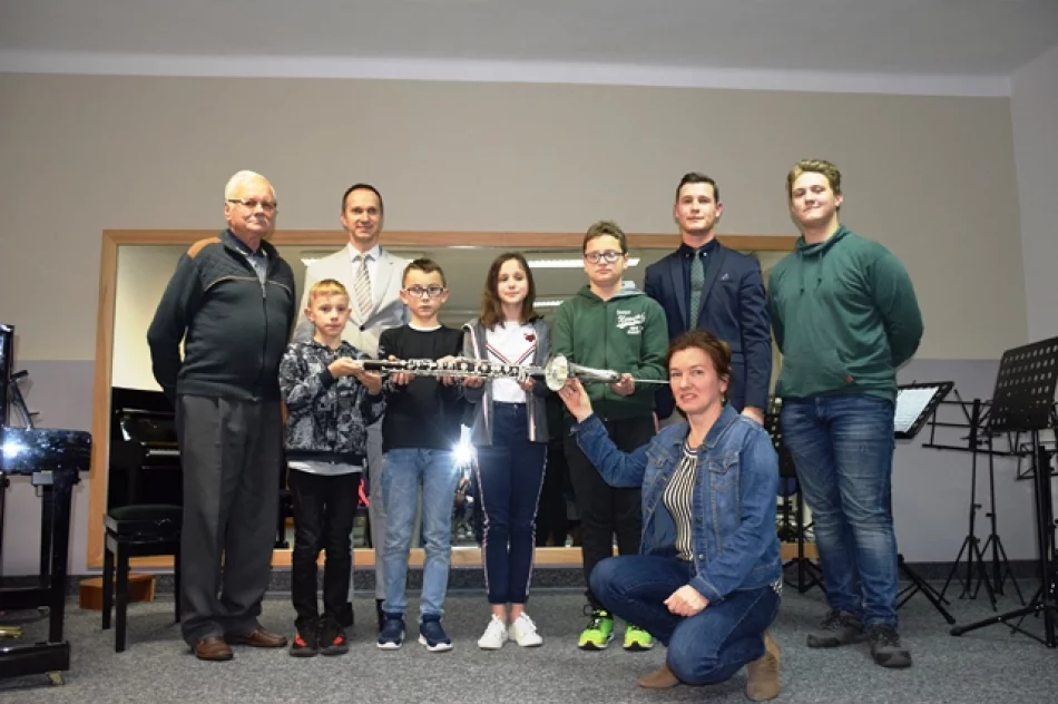 Zaprezentowali nowy instrument dla strażackiej orkiestry i zorganizowali otwarte warsztaty - zdjęcie 2