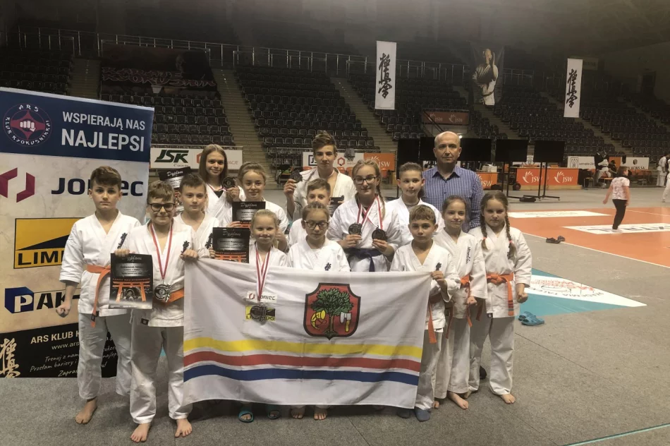 8 medali karateków na międzynarodowym turnieju w Jastrzębiu Zdroju   - zdjęcie 10