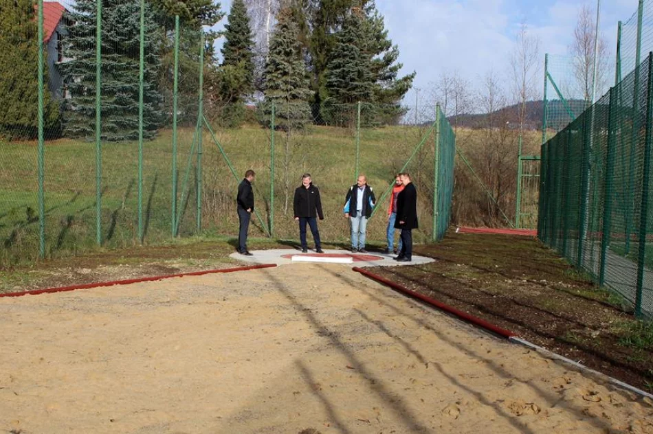 Nowe obiekty sportowe przy Szkole Podstawowej nr 1 w Męcinie - zdjęcie 2