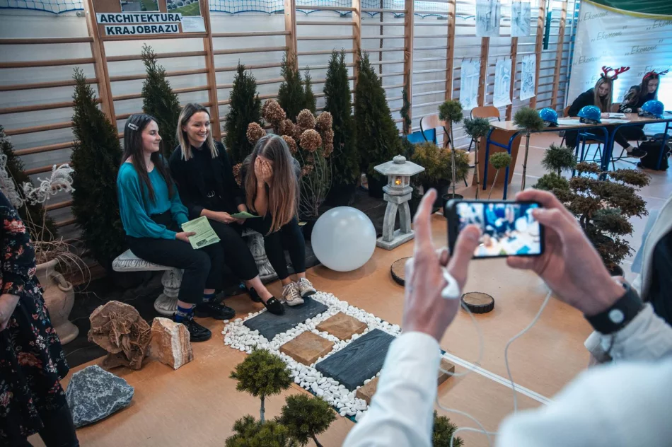 Blisko 800 uczniów poznało ofertę okolicznych szkół - zdjęcie 2