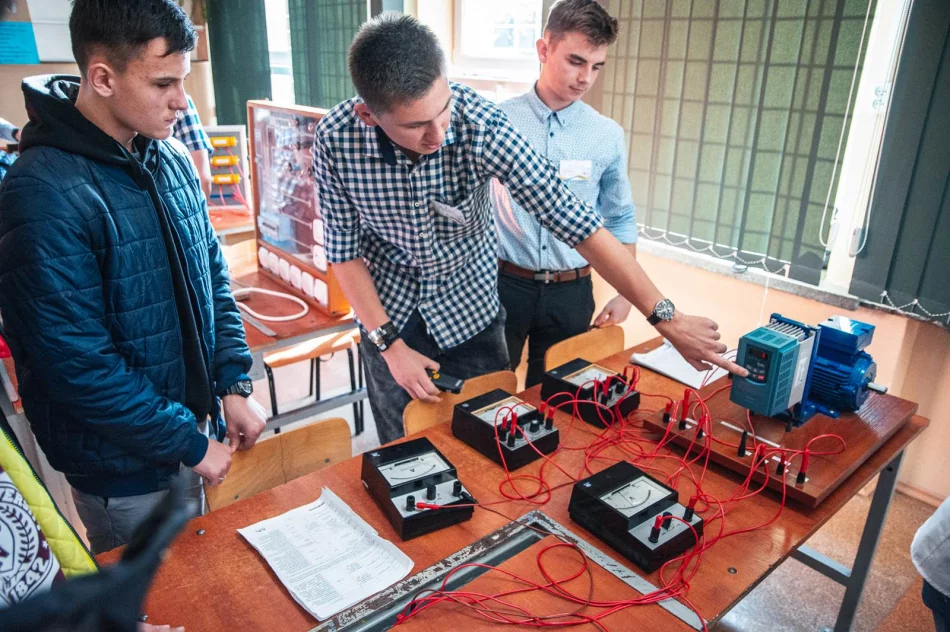 Blisko 800 uczniów poznało ofertę okolicznych szkół - zdjęcie 5