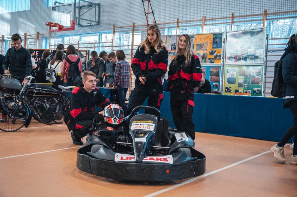 Blisko 800 uczniów poznało ofertę okolicznych szkół - zdjęcie 9