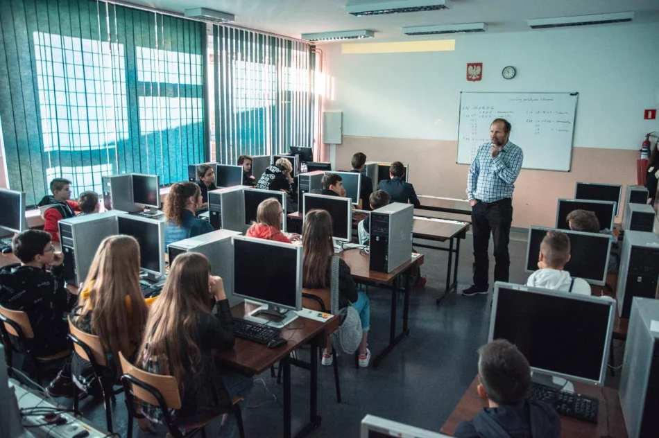 Blisko 800 uczniów poznało ofertę okolicznych szkół - zdjęcie 10