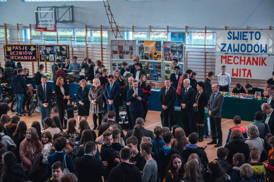 Blisko 800 uczniów poznało ofertę okolicznych szkół - zdjęcie 11