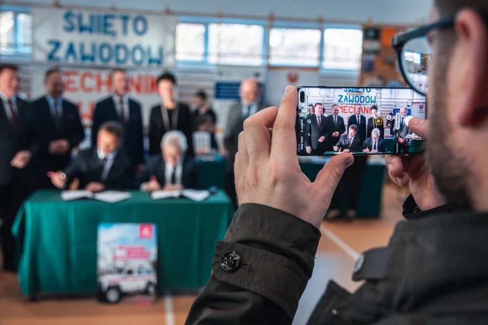 Blisko 800 uczniów poznało ofertę okolicznych szkół - zdjęcie 13