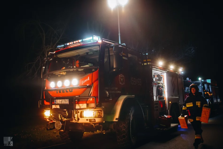 Fiat wypadł z jezdni i dachował - zdjęcie 4