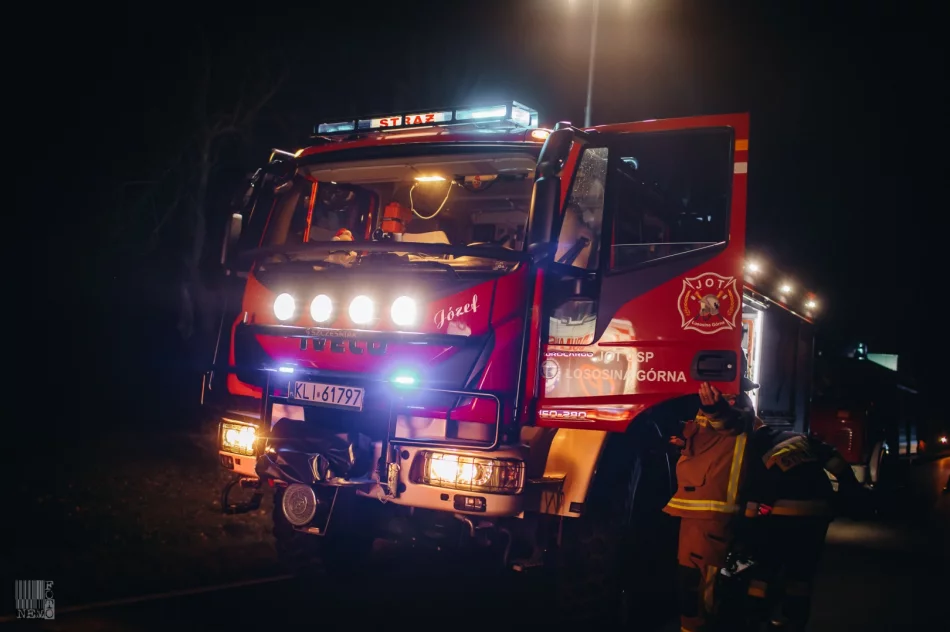 Fiat wypadł z jezdni i dachował - zdjęcie 7