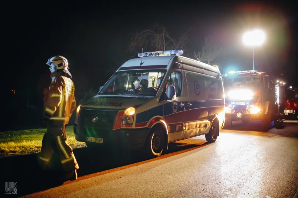 Fiat wypadł z jezdni i dachował - zdjęcie 10