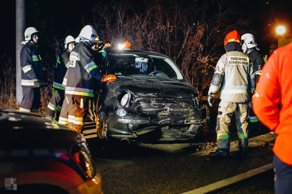 Fiat wypadł z jezdni i dachował - zdjęcie 12
